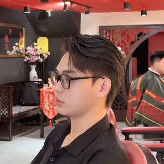 bespoke barbering, bespokecoloring, bespoke home service, cắt tóc tận nơi, cắt tóc tận nhà, barber home service, cạo râu khăn nóng, barber, barbershop, tiệm tóc nam, cắt tóc nam, tiệm hớt tóc, hớt tóc nam, tóc nam đẹp, tiệm cắt tóc quận 3, tiệm tóc quận 10, tiệm tóc quận 5, tóc nam lịch sự, tóc nam cổ điển, cắt tóc, nhuộm tóc nam, uốn tóc, ép side