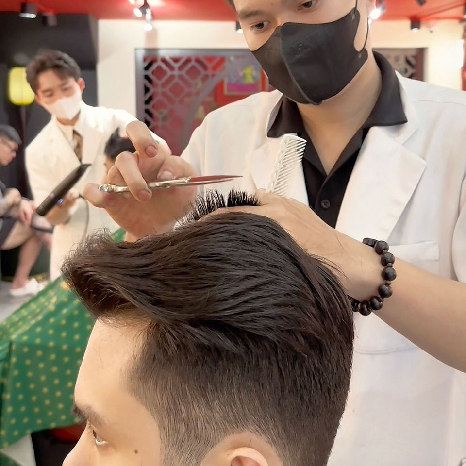 bespoke barbering, bespokecoloring, bespoke home service, cắt tóc tận nơi, cắt tóc tận nhà, barber home service, cạo râu khăn nóng, barber, barbershop, tiệm tóc nam, cắt tóc nam, tiệm hớt tóc, hớt tóc nam, tóc nam đẹp, tiệm cắt tóc quận 3, tiệm tóc quận 10, tiệm tóc quận 5, tóc nam lịch sự, tóc nam cổ điển, cắt tóc, nhuộm tóc nam, uốn tóc, ép side
