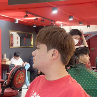 bespoke barbering, bespokecoloring, bespoke home service, cắt tóc tận nơi, cắt tóc tận nhà, barber home service, cạo râu khăn nóng, barber, barbershop, tiệm tóc nam, cắt tóc nam, tiệm hớt tóc, hớt tóc nam, tóc nam đẹp, tiệm cắt tóc quận 3, tiệm tóc quận 10, tiệm tóc quận 5, tóc nam lịch sự, tóc nam cổ điển, cắt tóc, nhuộm tóc nam, uốn tóc, ép side