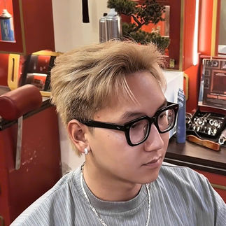 Highfive Barbershop, Tiệm hớt tóc Highfive, cá nhân hoá kiểu tóc, cắt tóc nam, tiệm tóc nam, tiệm cắt tóc quận 3, tiệm hớt tóc quận Tân Bình, tóc đẹp Tân Bình, barber, hớt tóc nam, tiệm tóc quận 5, tiệm hớt tóc, tóc nam đẹp, tiệm tóc quận Tân Bình, cắt tóc, tóc nam cổ điển, tóc nam lịch sự, nhuộm tóc nam, uốn tóc nam, ép side, ép định hình, cạo râu khăn nóng, bespoke home service, bespoke coloring, barber home service, bespoke barbering, cắt tóc tận nơi, cắt tóc tận nhà