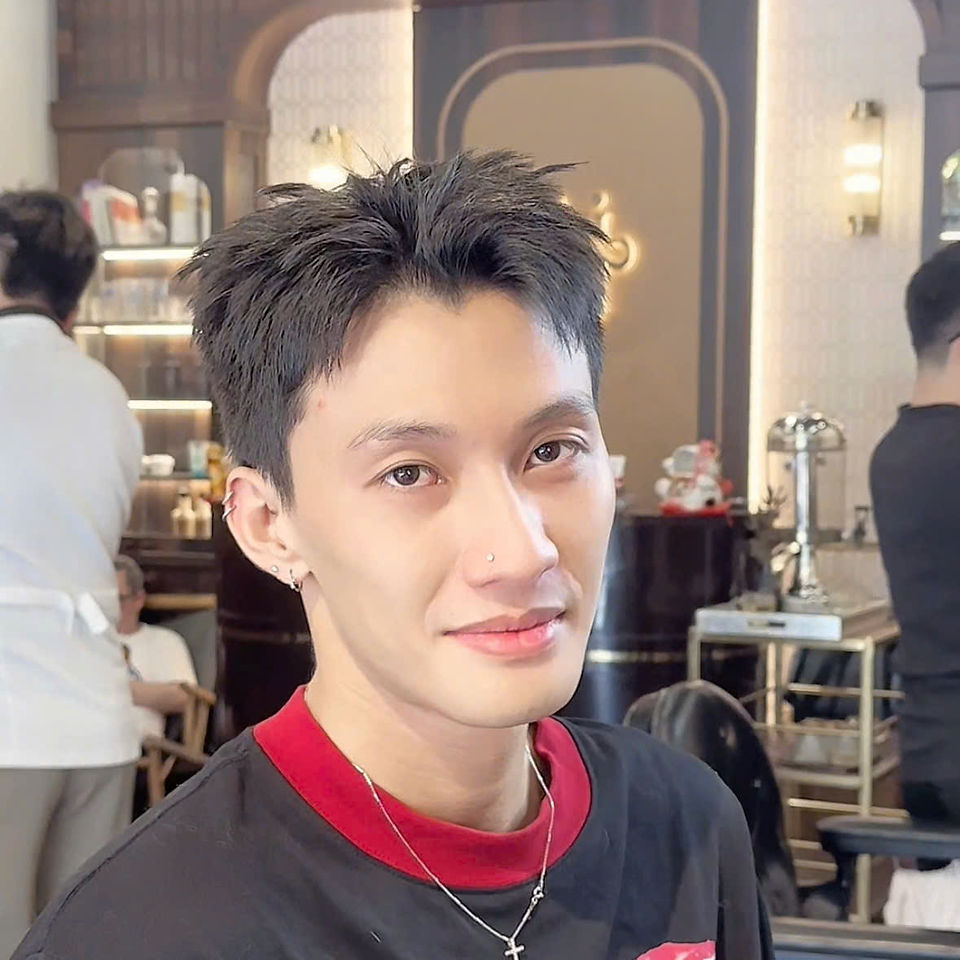 bespoke barbering, bespokecoloring, bespoke home service, cắt tóc tận nơi, cắt tóc tận nhà, barber home service, cạo râu khăn nóng, barber, barbershop, tiệm tóc nam, cắt tóc nam, tiệm hớt tóc, hớt tóc nam, tóc nam đẹp, tiệm cắt tóc quận 3, tiệm tóc quận 10, tiệm tóc quận 5, tóc nam lịch sự, tóc nam cổ điển, cắt tóc, nhuộm tóc nam, uốn tóc, ép side
