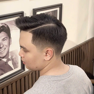bespoke barbering, bespokecoloring, bespoke home service, cắt tóc tận nơi, cắt tóc tận nhà, barber home service, cạo râu khăn nóng, barber, barbershop, tiệm tóc nam, cắt tóc nam, tiệm hớt tóc, hớt tóc nam, tóc nam đẹp, tiệm cắt tóc quận 3, tiệm tóc quận 10, tiệm tóc quận 5, tóc nam lịch sự, tóc nam cổ điển, cắt tóc, nhuộm tóc nam, uốn tóc, ép side