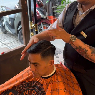 bespoke barbering, bespokecoloring, bespoke home service, cắt tóc tận nơi, cắt tóc tận nhà, barber home service, cạo râu khăn nóng, barber, barbershop, tiệm tóc nam, cắt tóc nam, tiệm hớt tóc, hớt tóc nam, tóc nam đẹp, tiệm cắt tóc quận 3, tiệm tóc quận 10, tiệm tóc quận 5, tóc nam lịch sự, tóc nam cổ điển, cắt tóc, nhuộm tóc nam, uốn tóc, ép side