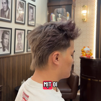 bespoke barbering, bespokecoloring, bespoke home service, cắt tóc tận nơi, cắt tóc tận nhà, barber home service, cạo râu khăn nóng, barber, barbershop, tiệm tóc nam, cắt tóc nam, tiệm hớt tóc, hớt tóc nam, tóc nam đẹp, tiệm cắt tóc quận 3, tiệm tóc quận 10, tiệm tóc quận 5, tóc nam lịch sự, tóc nam cổ điển, cắt tóc, nhuộm tóc nam, uốn tóc, ép side