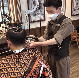 tìm một tiệm cắt tóc đẹp quận 3, tiệm cắt tóc đẹp quận 5, hay thậm chí là tiệm cắt tóc đẹp Tân Bình,