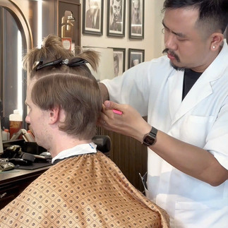 bespoke barbering, bespokecoloring, bespoke home service, cắt tóc tận nơi, cắt tóc tận nhà, barber home service, cạo râu khăn nóng, barber, barbershop, tiệm tóc nam, cắt tóc nam, tiệm hớt tóc, hớt tóc nam, tóc nam đẹp, tiệm cắt tóc quận 3, tiệm tóc quận 10, tiệm tóc quận 5, tóc nam lịch sự, tóc nam cổ điển, cắt tóc, nhuộm tóc nam, uốn tóc, ép side