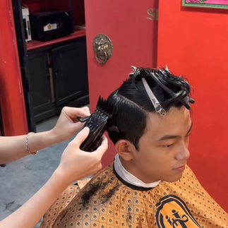 bespoke barbering, bespokecoloring, bespoke home service, cắt tóc tận nơi, cắt tóc tận nhà, barber home service, cạo râu khăn nóng, barber, barbershop, tiệm tóc nam, cắt tóc nam, tiệm hớt tóc, hớt tóc nam, tóc nam đẹp, tiệm cắt tóc quận 3, tiệm tóc quận 10, tiệm tóc quận 5, tóc nam lịch sự, tóc nam cổ điển, cắt tóc, nhuộm tóc nam, uốn tóc, ép side