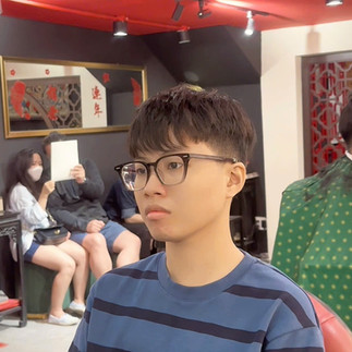bespoke barbering, bespokecoloring, bespoke home service, cắt tóc tận nơi, cắt tóc tận nhà, barber home service, cạo râu khăn nóng, barber, barbershop, tiệm tóc nam, cắt tóc nam, tiệm hớt tóc, hớt tóc nam, tóc nam đẹp, tiệm cắt tóc quận 3, tiệm tóc quận 10, tiệm tóc quận 5, tóc nam lịch sự, tóc nam cổ điển, cắt tóc, nhuộm tóc nam, uốn tóc, ép side