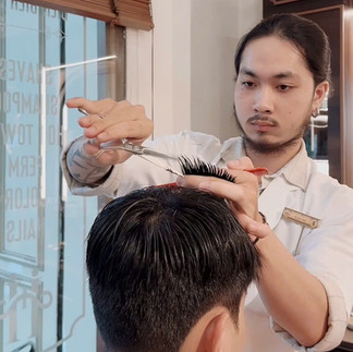 bespoke barbering, bespokecoloring, bespoke home service, cắt tóc tận nơi, cắt tóc tận nhà, barber home service, cạo râu khăn nóng, barber, barbershop, tiệm tóc nam, cắt tóc nam, tiệm hớt tóc, hớt tóc nam, tóc nam đẹp, tiệm cắt tóc quận 3, tiệm tóc quận 10, tiệm tóc quận 5, tóc nam lịch sự, tóc nam cổ điển, cắt tóc, nhuộm tóc nam, uốn tóc, ép side