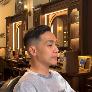 bespoke barbering, bespokecoloring, bespoke home service, cắt tóc tận nơi, cắt tóc tận nhà, barber home service, cạo râu khăn nóng, barber, barbershop, tiệm tóc nam, cắt tóc nam, tiệm hớt tóc, hớt tóc nam, tóc nam đẹp, tiệm cắt tóc quận 3, tiệm tóc quận 10, tiệm tóc quận 5, tóc nam lịch sự, tóc nam cổ điển, cắt tóc, nhuộm tóc nam, uốn tóc, ép side