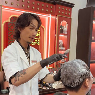 tìm một tiệm cắt tóc đẹp quận 3, tiệm cắt tóc đẹp quận 5, hay thậm chí là tiệm cắt tóc đẹp Tân Bình,