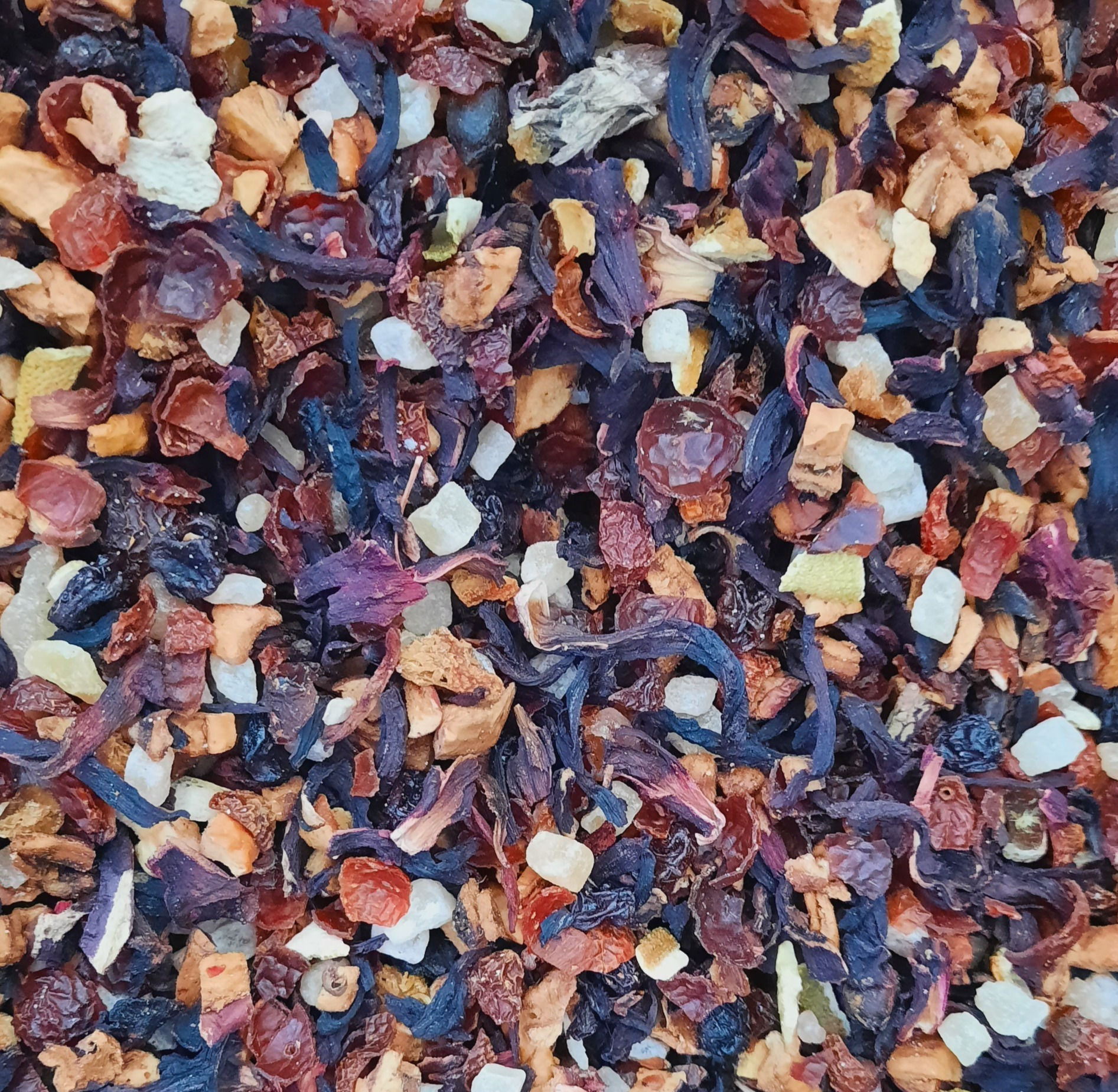 auglu-teja-abols-ananass