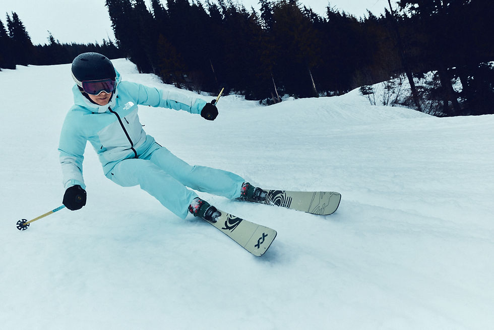 TNF_FW26_SnowCollection_TNF_SNOW_FORSYTHE_B91A2389-Edit_FINAL 300dpi JPG.jpg