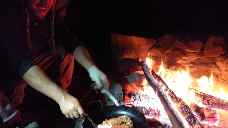 Cómo hacer Pizzas en un campamento sin morir de hambre en el intento