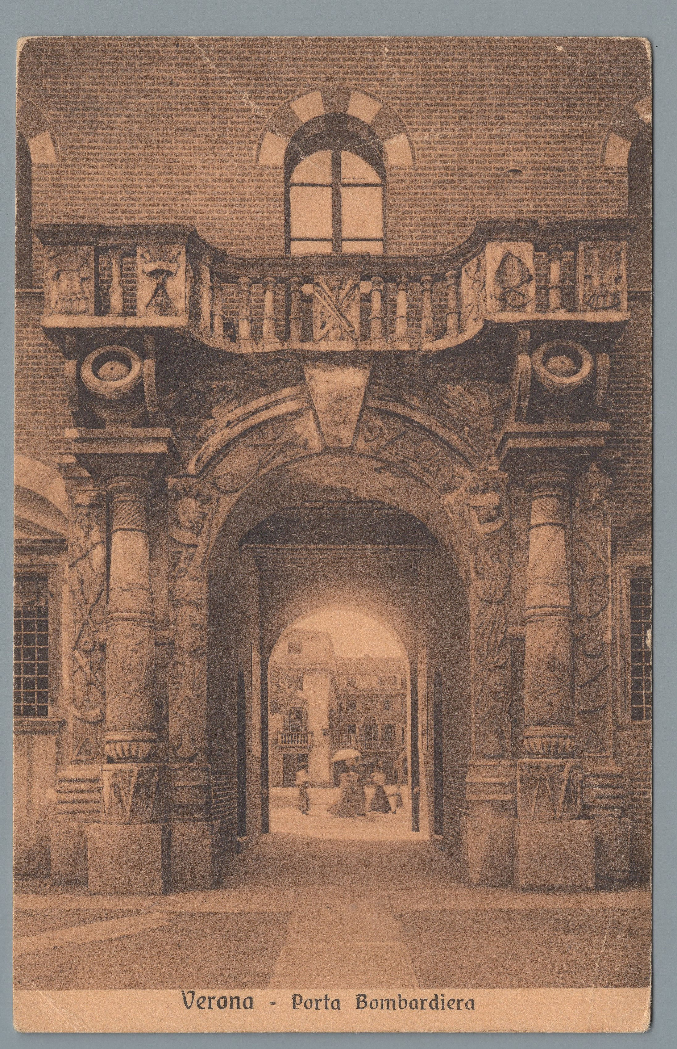 1DVR.L781A36 Verona . Porta Bombardiera . Scritta non viaggiata