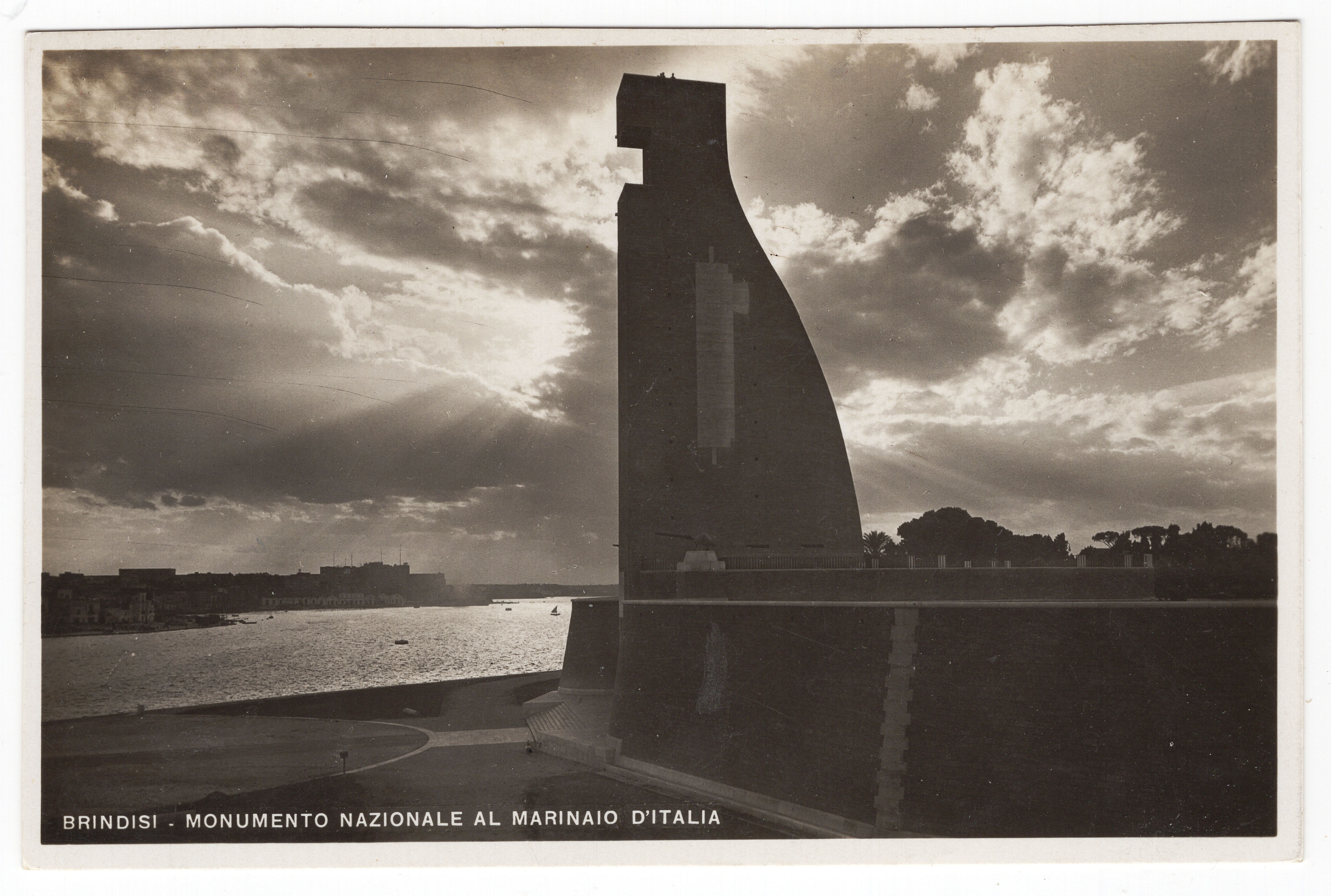 1QBR.B180A26 Monumento al Marinaio di Brindisi rara lmmagine con fascio