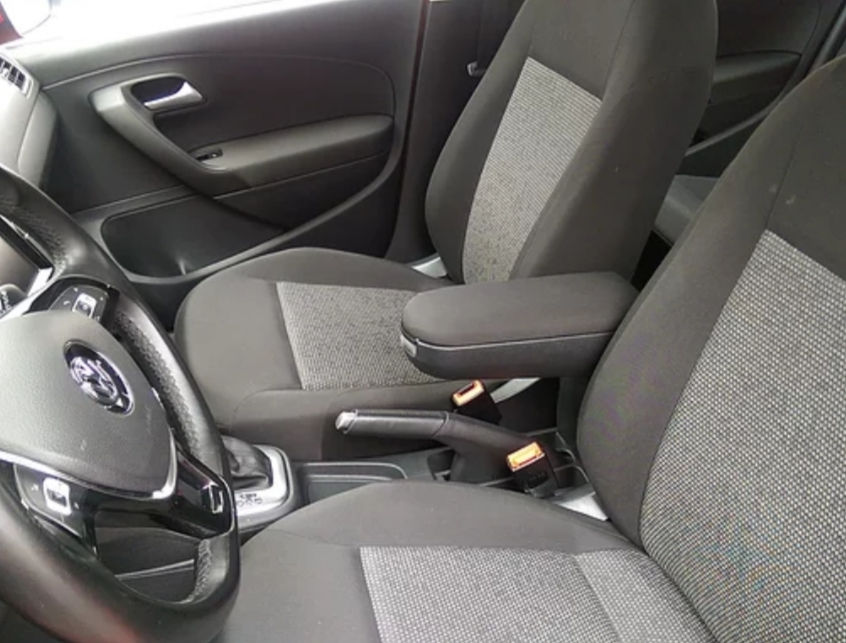 Miniatura: Polo 1.6 L STD Rojo