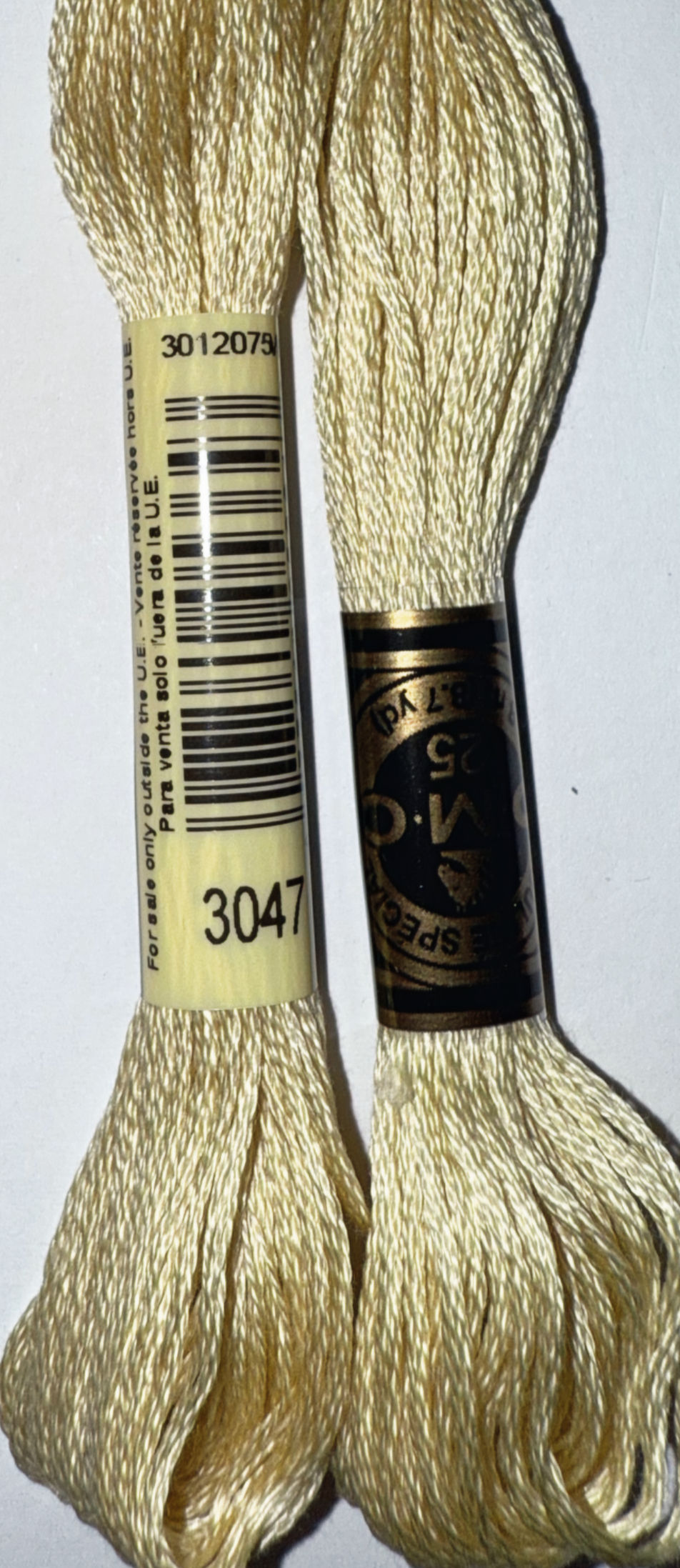 DMC Floss 3047, 1.7 yd. label, SPECL color, DMC, Para venta solo fuera de la U.E. Bloomfield Craft