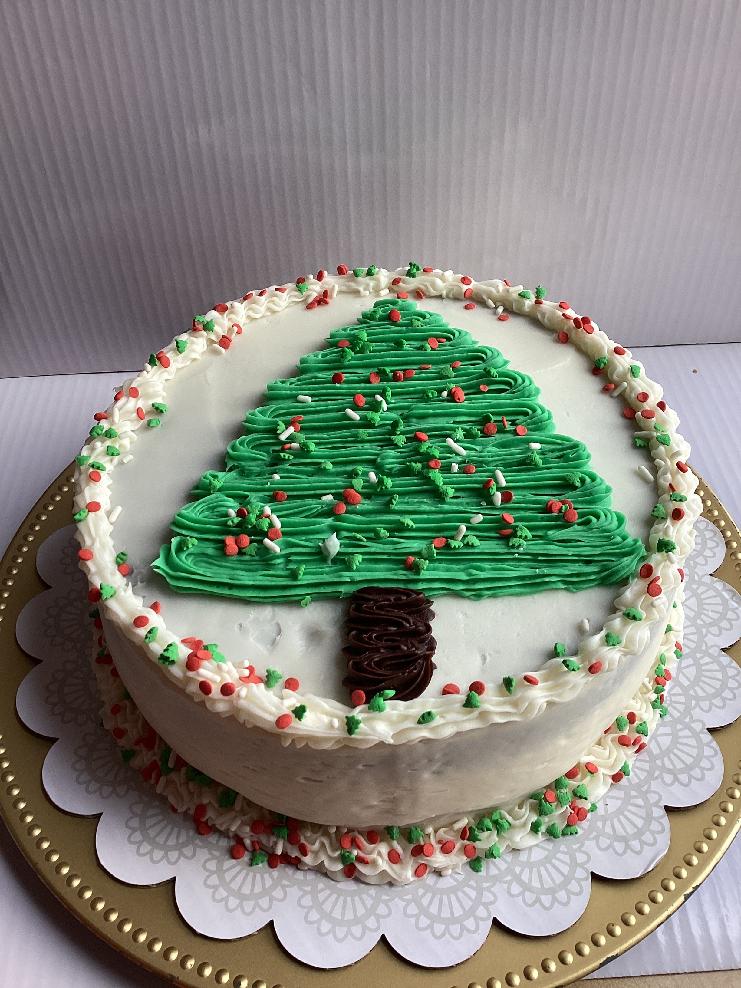 9 inch Christmas tree decorated two layer cake