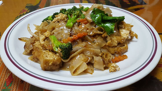 Pad Siew= Hor Fun Style (Flat Rice Noodles)