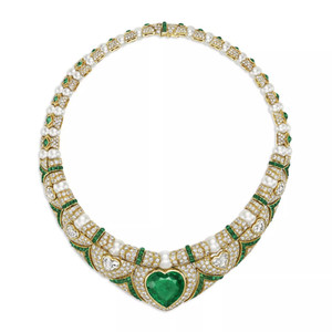 불가리의 에메랄드·양식 진주·다이아몬드 네크리스.