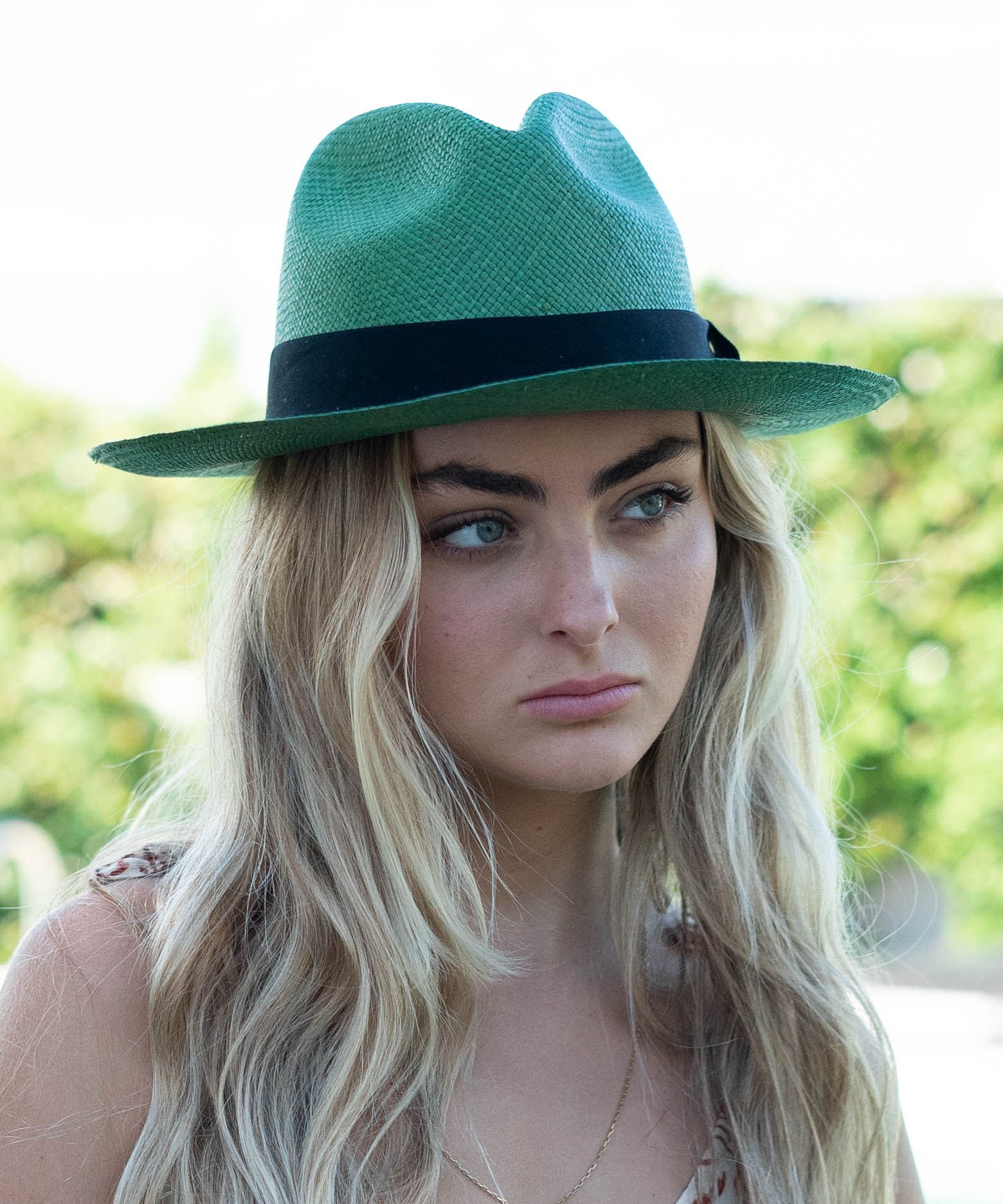 Sombrero azul turquesa cinta negra