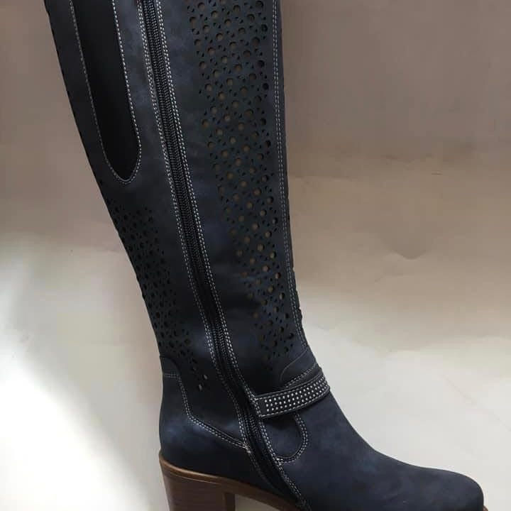 Миниатюра: Демисезонные сапоги черные