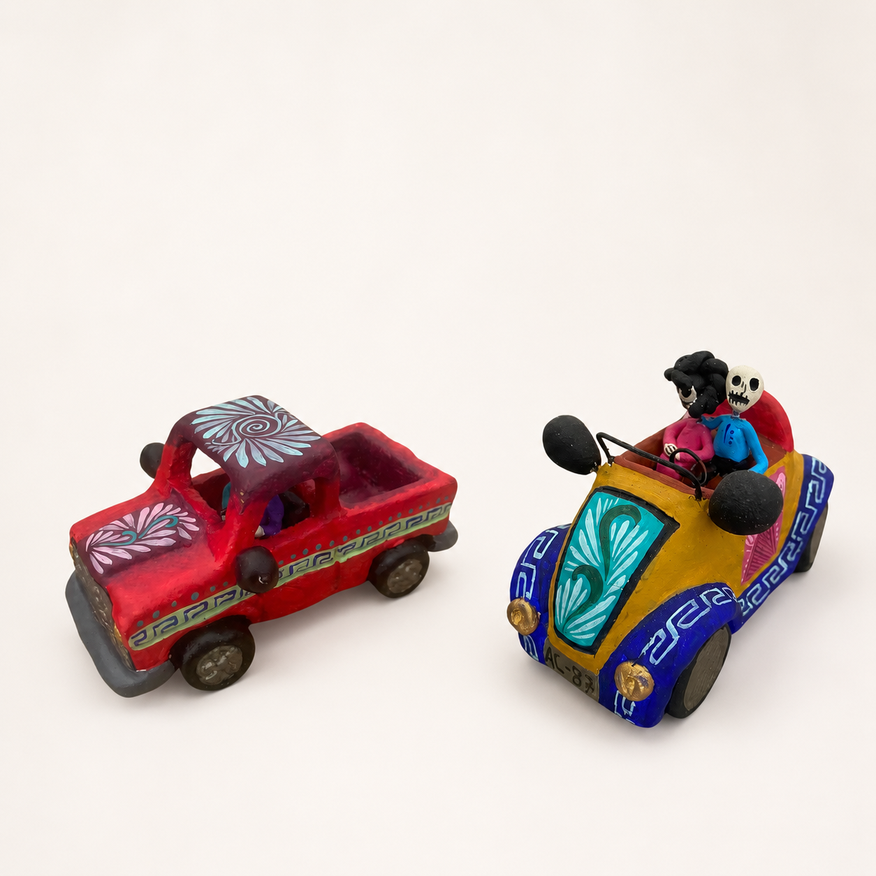 Camioneta y Bochito mini barro policromado