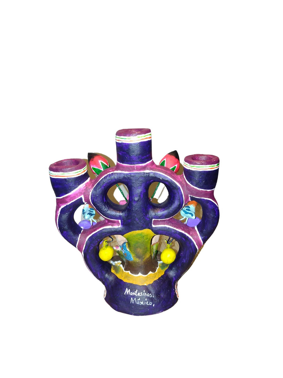 Detalle del árbol de la vida en barro policromado hecho a mano en México