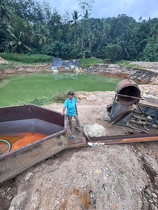 Kim Rix at the Sri Lanka Mine in Ratnapura