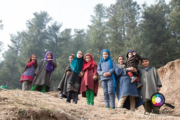 Young children in Kashmir