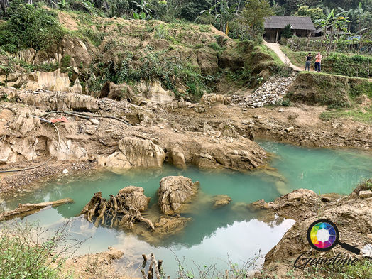 Gem mine in Vietnam