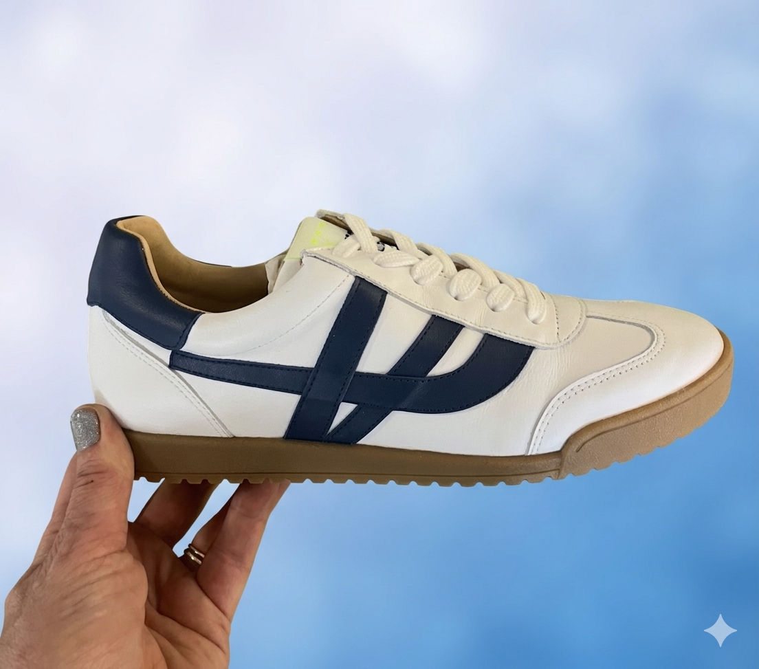 Witte vetersneakers met rits en blauwe afwerking 