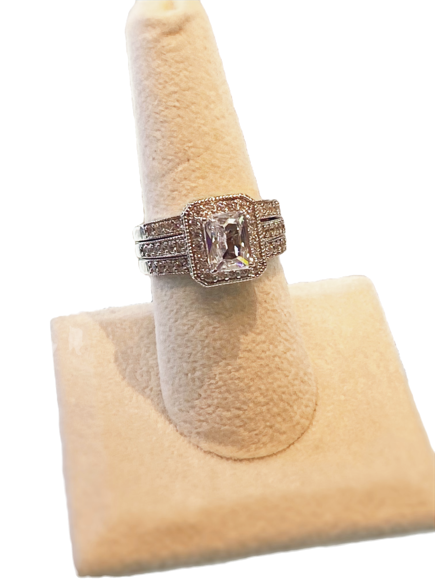 Charlotte Ring