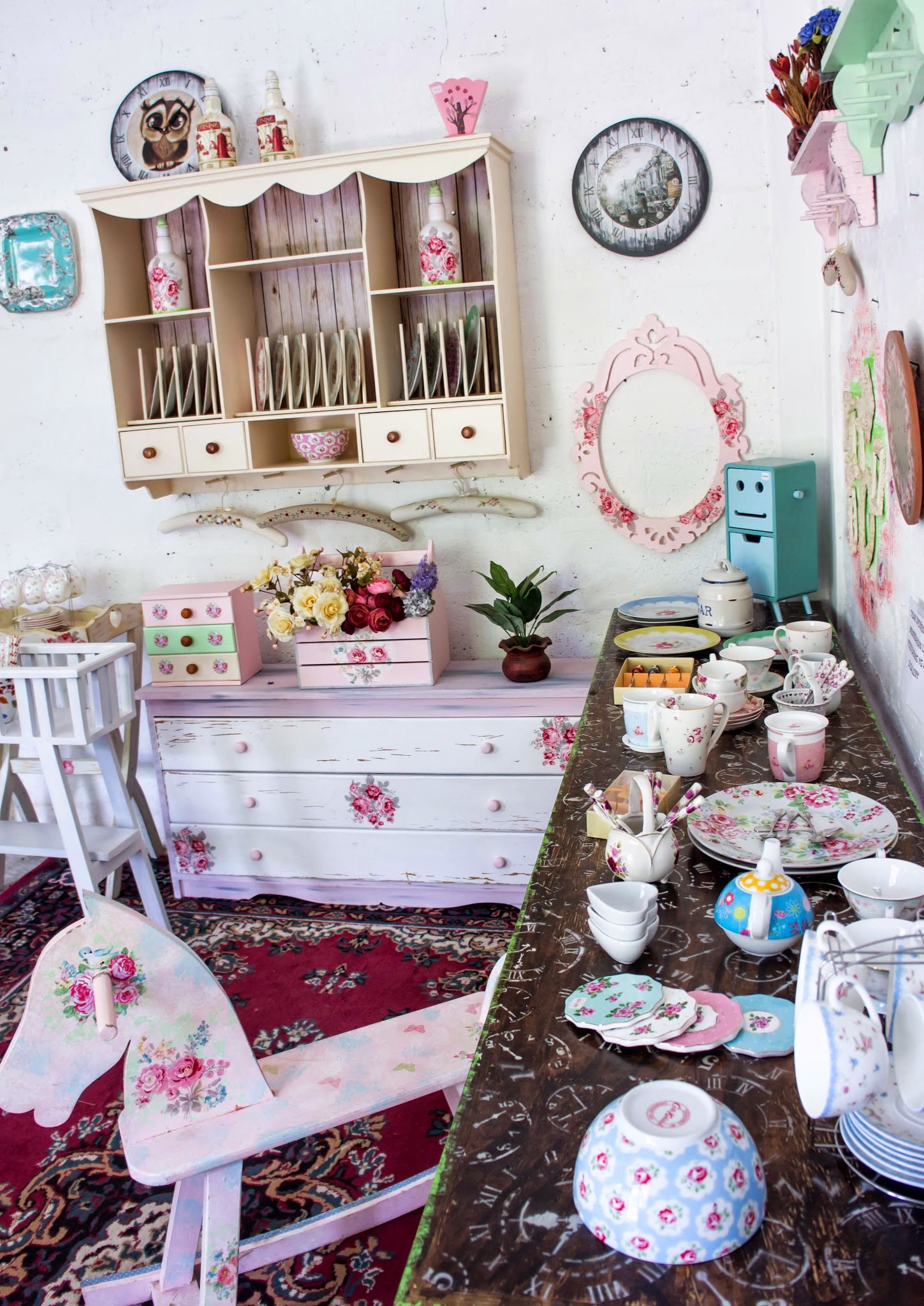 Come and joint with us at Shabby Chic Gallery in Bandung_jln Banyu biru no H