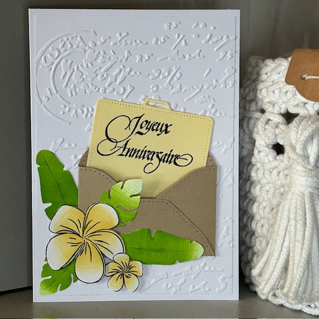 Carte Joyeux anniversaire avec fleurs de frangipanier