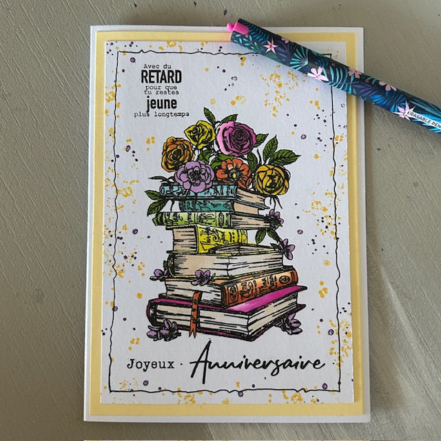 Miniature : Carte Joyeux anniversaire avec une pile de livres
