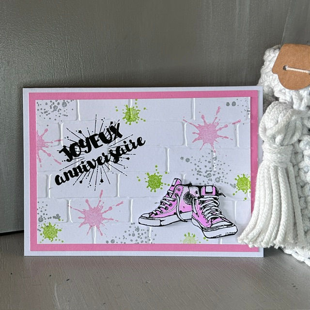 Carte avec des baskets roses