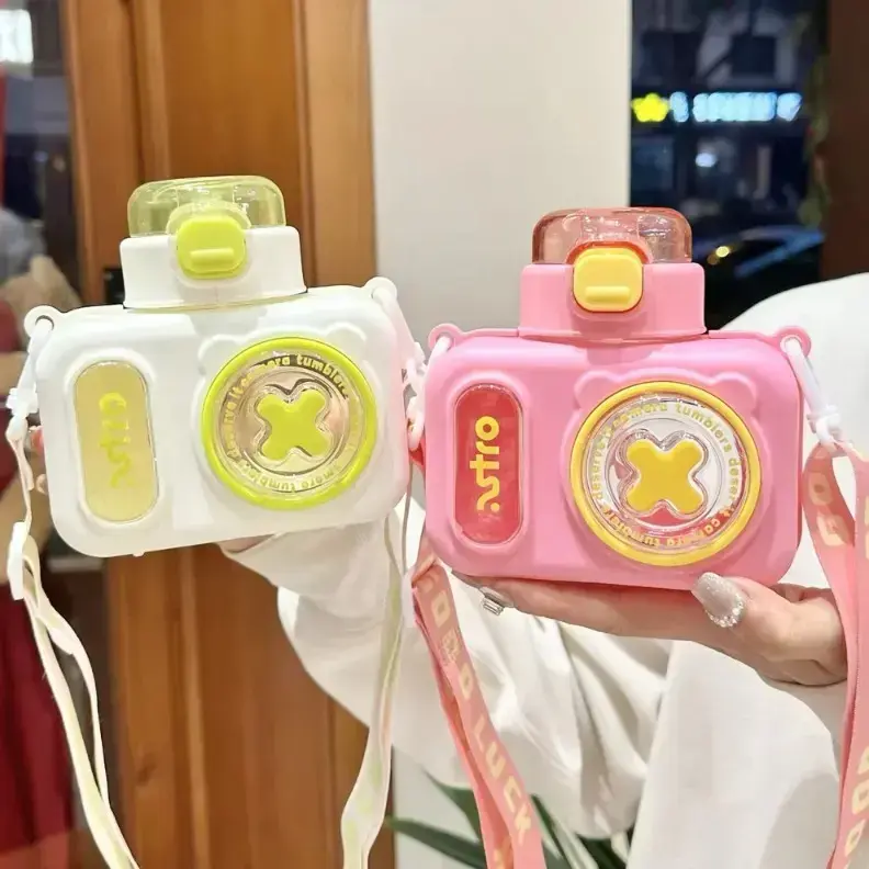 Camera Design Sipper Water Bottle for Kids 600 ml BPA Free, Leakproof Plastic Wa