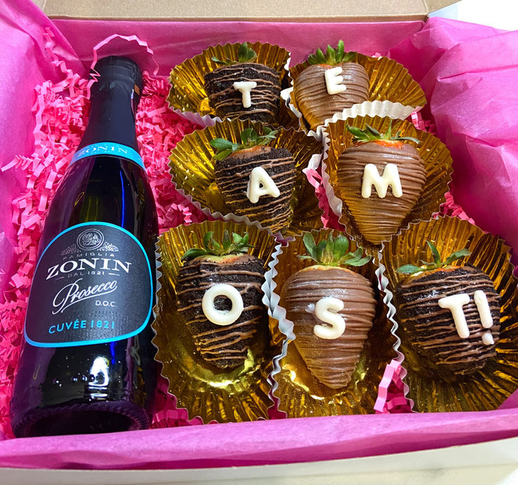 Custom Mini Champagne Box - Premium: ncludes: 1 Zonin Prosecco Brut 1821 200ml Bottle + 6 Chocolate Dipped Strawberries ( 3 Oreo crumble Chocolate Strawberries with Dark or Milk Chocolate Drizzle + 3 Milk Chocolate Strawberries with Milk Chocolate Drizzle) + Small Cardboard Box (9 x 9 x 2.5 inch) + Fuschia Paper Filling