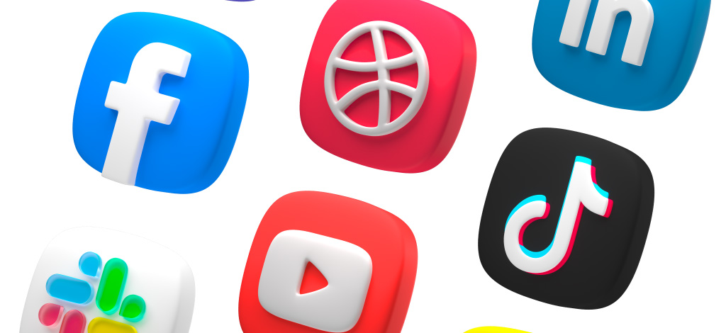 Tăng cường sự xuất hiện trên social media