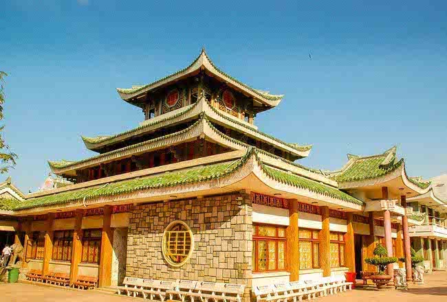 Địa chỉ cầu tài lộc - Miếu Bà Chúa Xứ Núi Sam