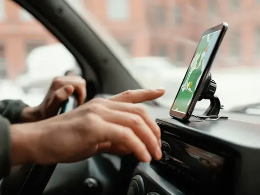 How to Choose the Best Car Wi-Fi Hotspot for Road Trips