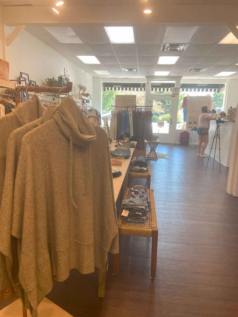 Store long view - heylee b. in downtown Franklin, TN