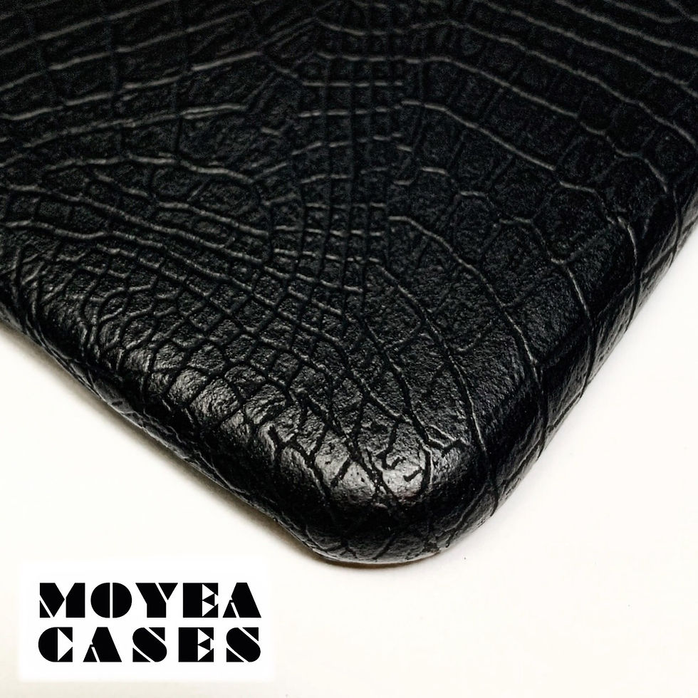 Miniaturbild: Schwarze Python Vegan Leder iPhone Hülle