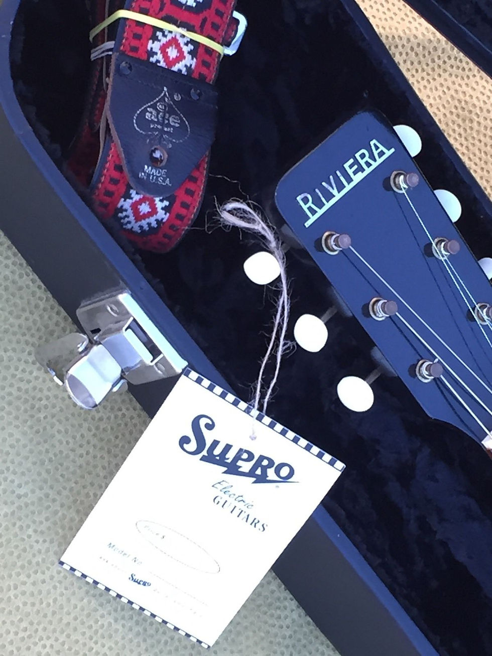 Thumbnail: Vintage Supro Riviera Guitar