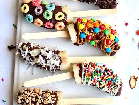 How to make Chocolate Covered Banana Pops in 5 Easy Steps