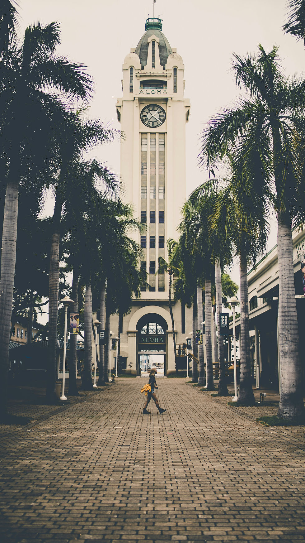 Oahu - Porto di Honolulu, Torre dell’Orologio, ph. sean, unsplash