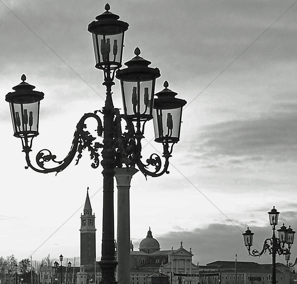 VENETIAN LAMP POSTS
