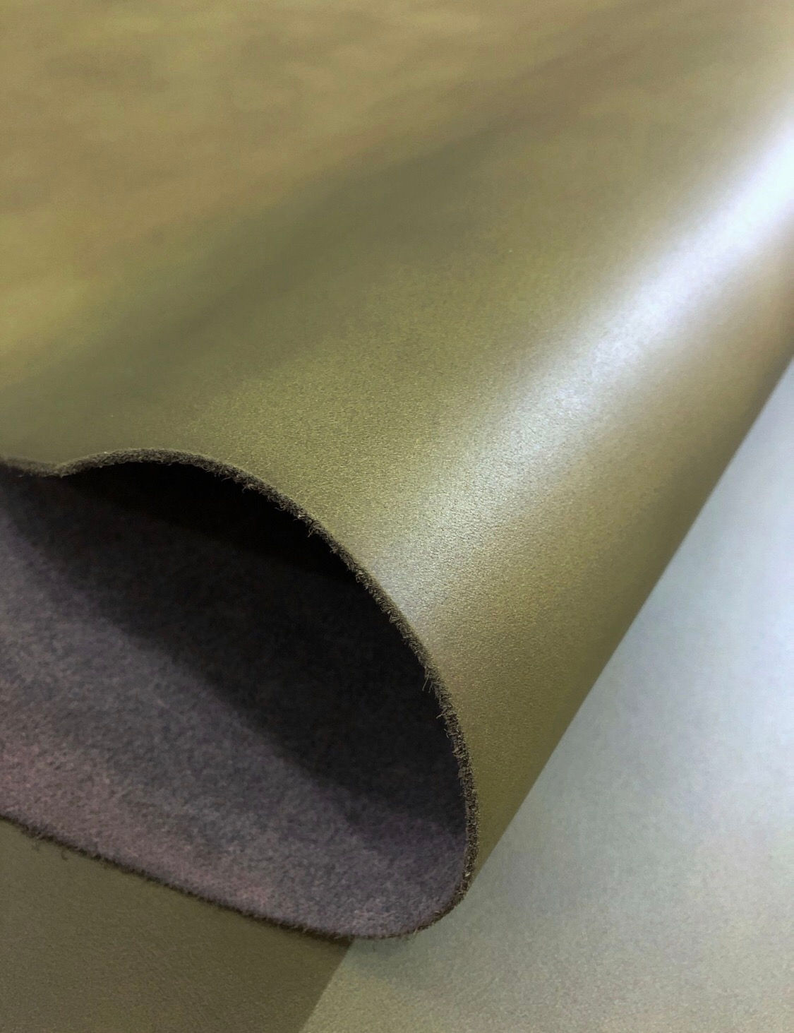 ＜エコヌメ＞アンチック防水ヌメ Col.カーキ※大判（10690）